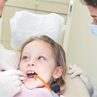 https://connect.bcbsil.com/cfs-file/__key/communityserver-blogs-components-weblogfiles/00-00-00-00-02/DentistChild.jpg