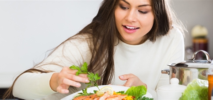 6 Easy Ways to Cut Calories During the Holidays