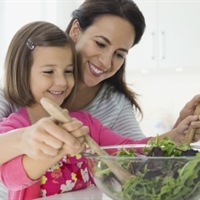 https://connect.bcbsil.com/cfs-file/__key/communityserver-blogs-components-weblogfiles/00-00-00-00-02/MotherDaughterHealthyFood.jpg