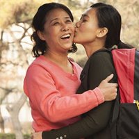 https://connect.bcbsil.com/cfs-file/__key/communityserver-blogs-components-weblogfiles/00-00-00-00-04/college-care-package-parent.jpg