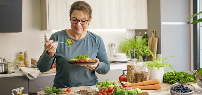 Inflamación por la edad: 5 maneras de reducir la inflamación al envejecer