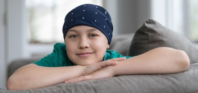 Cómo brindarle apoyo a un ser querido con cáncer