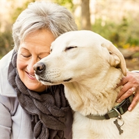https://connect.bcbsil.com/cfs-file/__key/communityserver-blogs-components-weblogfiles/00-00-00-00-02/SeniorWithDog_5F00_93675518.jpg